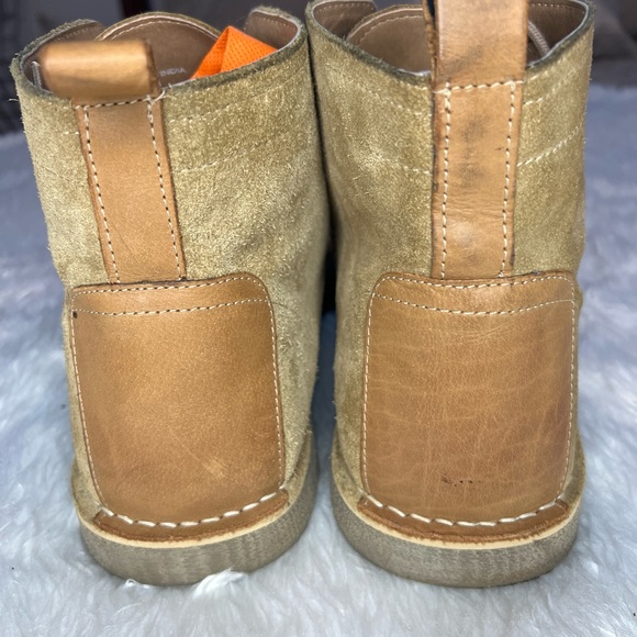 ASOS DESIGN desert chukka boots in stone suede with leather detail. - Picture 4 of 16